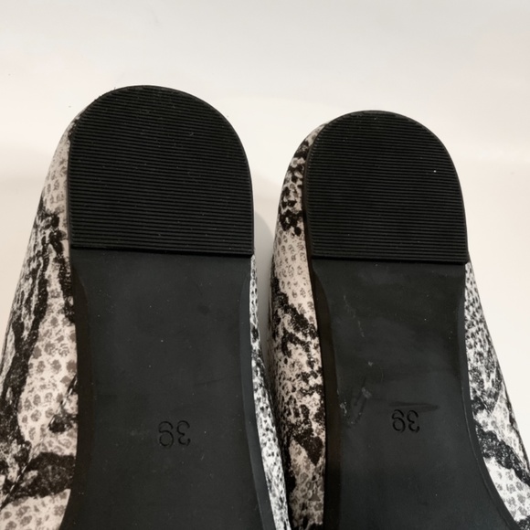 Snake Print Black White Ivory Gray Open Toe Ballet Flats - Picture 4 of 5
